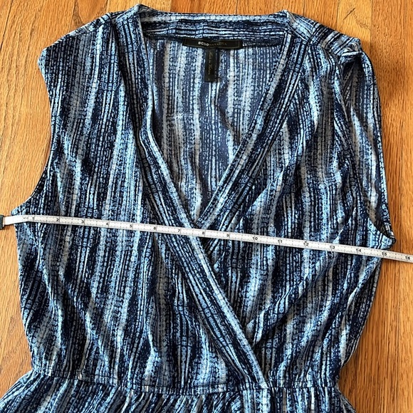 BCBG Maxazria Wrap V-Neck Dress Size Small - Picture 4 of 6